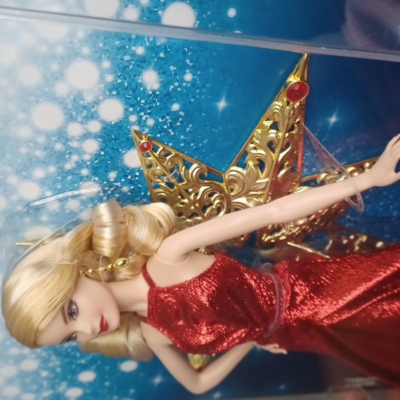 2017 Barbie Star Red Shimmery Holiday Gown Doll Mattel #DYX39 - Picture 4 of 12